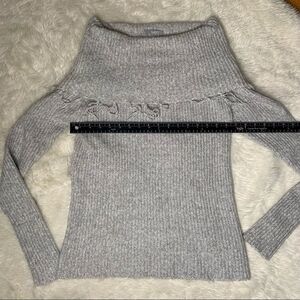 Sz Small Tart Grey Fringe Sweater